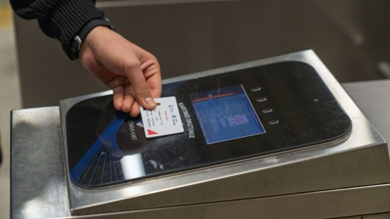 İzmir'de Genç İzmirim Kart Uygulaması Başladı: Yeni Tarifelerle Tanışın!