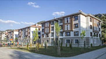 İzmir'de Toplu Konut Karşılaştırması: TOKİ mi Daha Avantajlı, B&uuml;y&uuml;kşehir mi?
