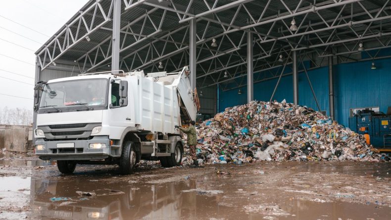 İzmir&rsquo;in Atık Sorununda Kritik Alarm: Yerinde ve Kapasiteye Uygun Y&ouml;netim Şart