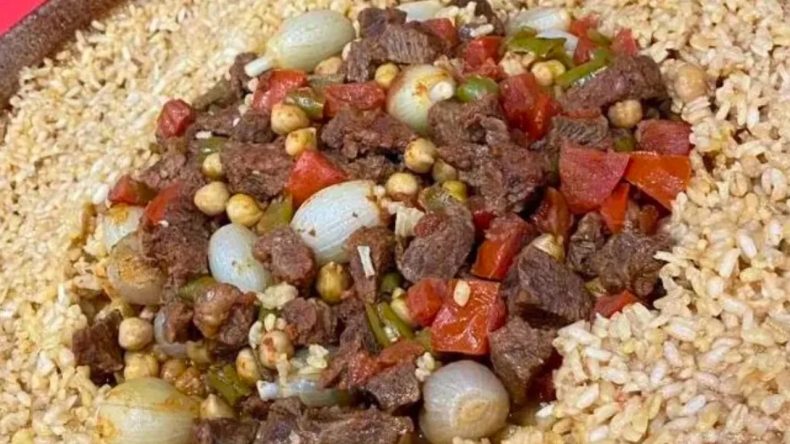 İzmir’in Meşhur Yemeği: Lok Lok Pilavı (Bolama) Nasıl Yapılır?