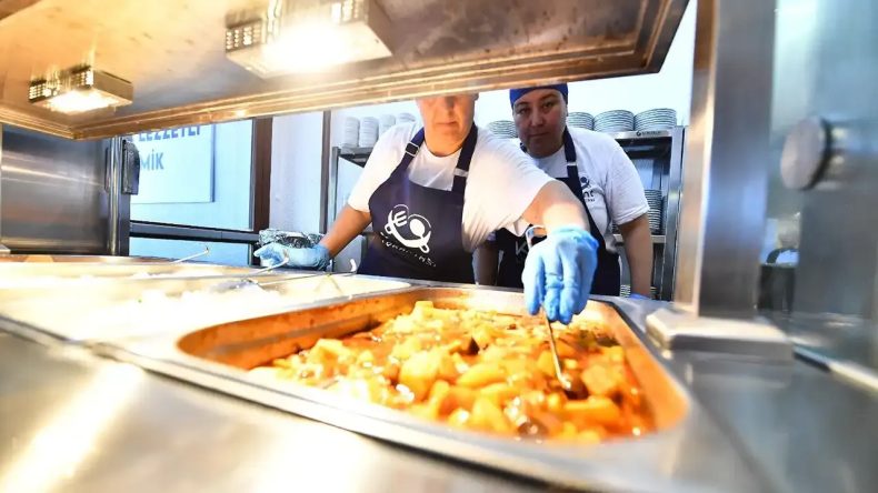 İzmir’in o ilçesindeki kent lokantasında anlamlı dayanışma: Gülşah Durbay’ın hayrına bir gün ücretsiz