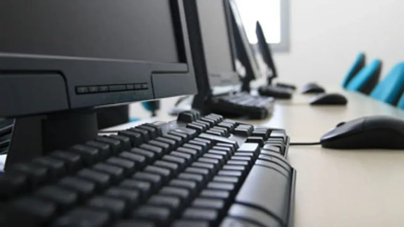 İzmir’de Anlamlı Kampanya: Kullanılmayan Bilgisayarlar Okullara Kazandırılıyor