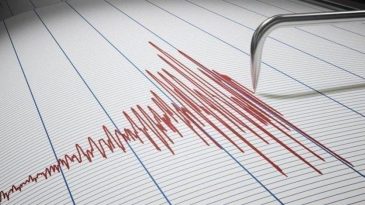 İzmir&rsquo;de de Hissedildi: Balıkesir'de Şiddetli Deprem