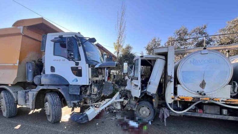 İzmir&rsquo;de feci kaza: Kamyon ile kamyonet &ccedil;arpıştı