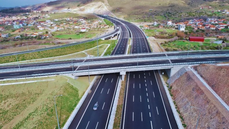 İzmir&rsquo;de Otoyol &Uuml;cretleri Ne Kadar Oldu? 2026 K&ouml;pr&uuml; ve Otoyol Zamlı Tarifesi A&ccedil;ıklandı