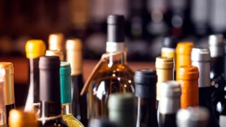 İzmir&rsquo;de Yılbaşı &Ouml;ncesi Ka&ccedil;ak İ&ccedil;ki Operasyonu: 5 Kişi Tutuklandı