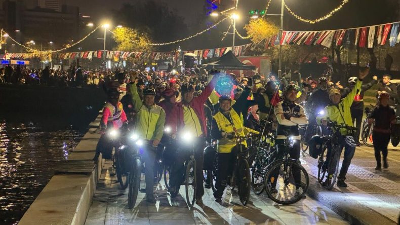 İzmir&rsquo;de Yılın En Işıltılı Koşusu! 2 Bin Kişi 21 Aralık&rsquo;ta Parkura &Ccedil;ıktı