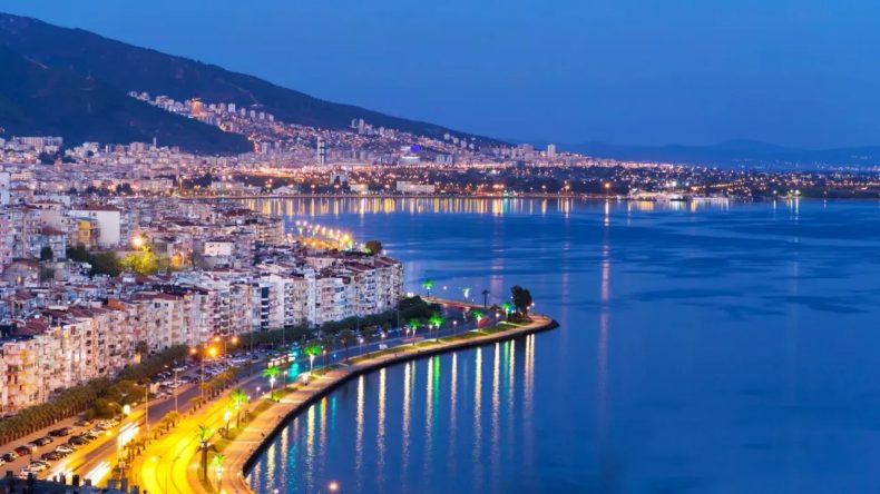 İzmir’de Yürüyerek Keşfedilecek 7 Keyifli Mahalle