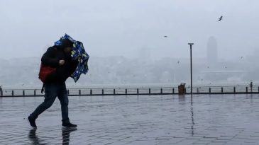 İzmir&rsquo;e Yağış Geliyor: Sarı Kodlu Uyarı Yapıldı