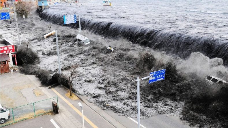 Japonya’da Tsunami Uyarısı Yapıldı