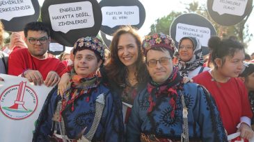 Karşıyaka&rsquo;da 3 Aralık Mesajı: Hep Birlikte Engelleri Kaldıralım