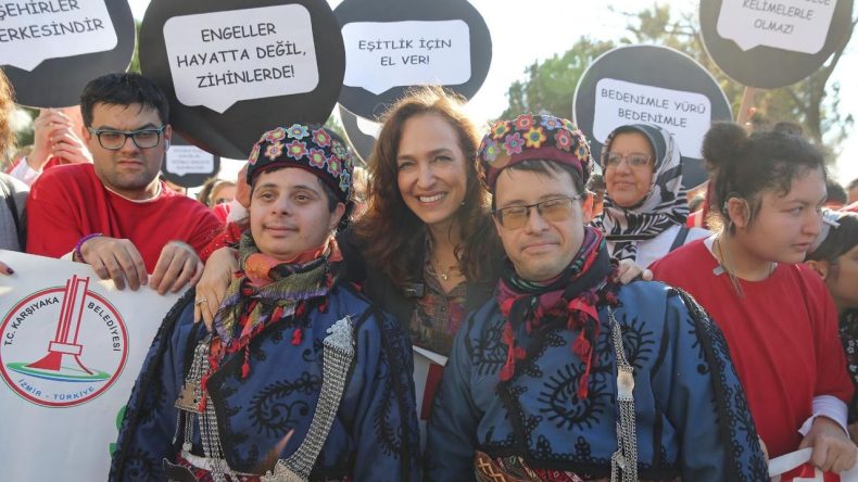 Karşıyaka’da 3 Aralık Mesajı: Hep Birlikte Engelleri Kaldıralım