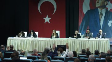 Konak Meclisi&rsquo;nde yoğun g&uuml;ndem: Doğal gaz &ccedil;alışmaları s&uuml;r&uuml;yor