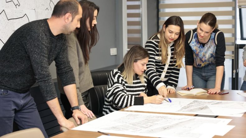 Konak’ta Kentsel Dönüşüm Hız Kazanıyor: Uygulama Modeli Belirleniyor
