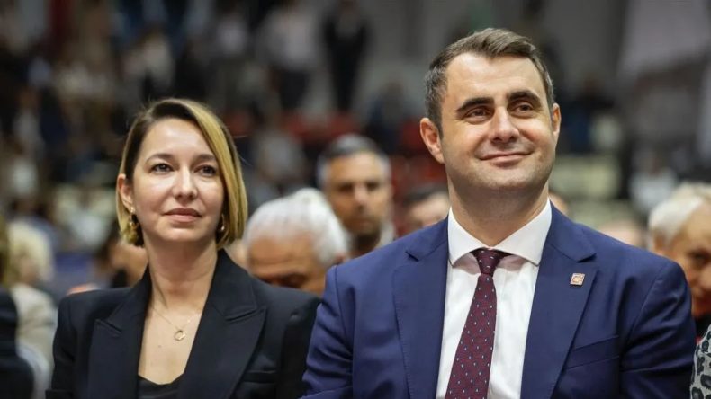 Mağdur İşçi, Büyükşehir’i İl Başkanına Şikayet Etti: 10 Aydır Ücretsiz İzindeyim!