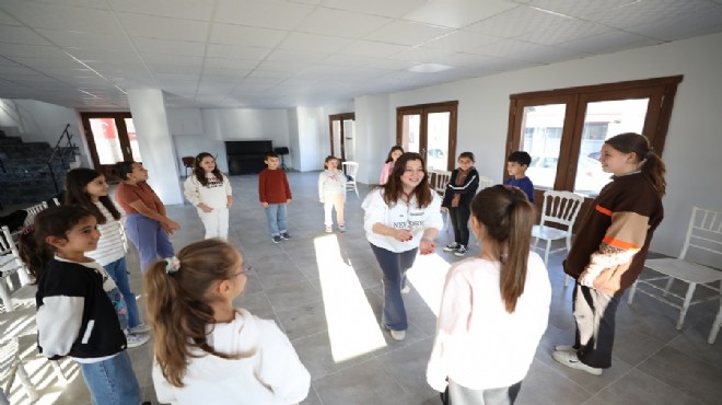 Menderes&rsquo;te &Ccedil;ocuklara Tiyatro Eğitimi