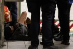 Metroda Şok Edici İhmal: Uyuyan Adamı Ateşe Verdi