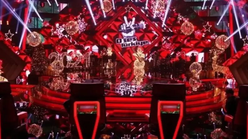 O Ses T&uuml;rkiye Yılbaşı &Ouml;zel Programının J&uuml;ri &Uuml;yeleri A&ccedil;ıklandı: Ge&ccedil;en Yıl Yarışmacı Olan İsim Şimdi J&uuml;ri Koltuğunda!