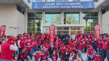 &Ouml;deme krizinde yeni gelişme! Sendika eylem takvimini duyurdu: &Ccedil;ıplak maaşa &ccedil;ıplak ayakla protesto