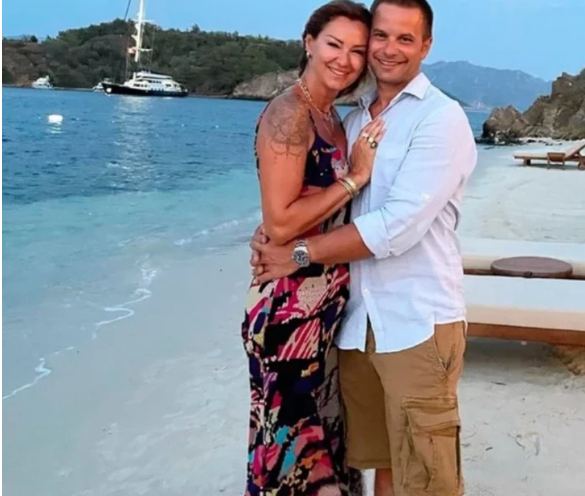 Pınar Altuğ ve Eşi