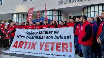 Şehzadeler Belediye Başkanı G&uuml;lşah Durbay Vefat Etti: DİSK Eylemleri Durduruldu