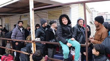 Suriyelilerin D&ouml;n&uuml;ş S&uuml;reci: İzmir'de Ne Kadar Suriyeli Yaşıyor?