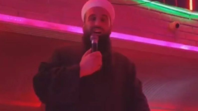 Tebliğciler İzmir'de: Eğlenceye Vaaz Arası!