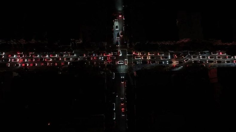 Teknolojinin Kalbi, Dev Şehir Karanlığa G&ouml;m&uuml;ld&uuml;!