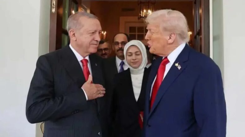 Trump&rsquo;dan Erdoğan&rsquo;a &Ouml;vg&uuml;: &Ccedil;etin Ceviz, G&uuml;&ccedil;l&uuml; Bir Ordu Kurdu!