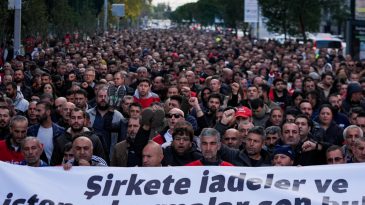 Tugay&rsquo;a &lsquo;pornocu&rsquo; tepkisi: M&uuml;nferit &ouml;rnekle iş&ccedil;ilere &ouml;l&uuml;m&uuml; g&ouml;sterip sıtmaya razı etmeye &ccedil;alışıyor