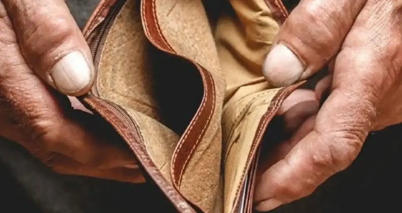 T&Uuml;İK Verileri Alarm Verdi: Her 4 Kişiden 1&rsquo;i Yoksulluk Riski Altında