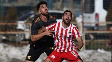 Aliağa Zirve Yolunda Ağır Yaralar Aldı