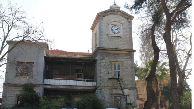 Alsancak Garı Saat Kulesi Nerede ve Hikayesi Nedir? Alsancak Garı&rsquo;nın Gizli Hazinesi Zamana Meydan Okuyor!