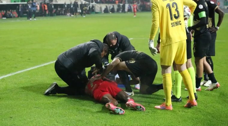 Amedspor'un Yıldızı Aldığı Darbeyle Yığıldı: 25 Dikiş Atıldı