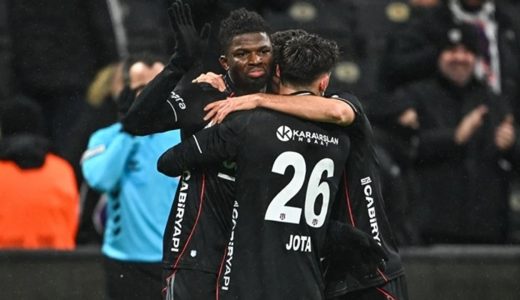 Beşiktaş'tan zorlu m&uuml;cadele: &Uuml;&ccedil; puanı kurtardı