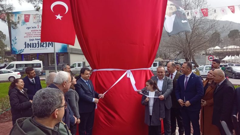Bornova&rsquo;da Naim S&uuml;leymanoğlu&rsquo;nun Adı Ebedileşti