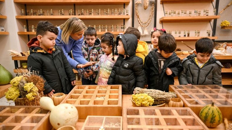 Bornova&rsquo;da Yerel Tohumlar Geleceğe Umut Oluyor