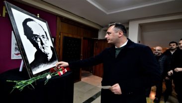 Bornova&rsquo;dan mesaj: Mumcu&rsquo;nun kalemi yerde değil!