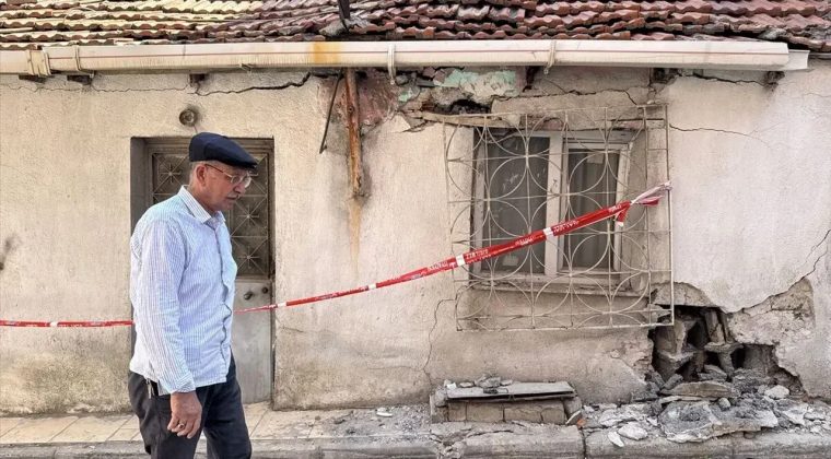 Buca Onat T&uuml;neli&rsquo;nde Hasar Alan Konutlar Meclis G&uuml;ndeminde: &Uuml;niversite ile Protokol Yapılacak