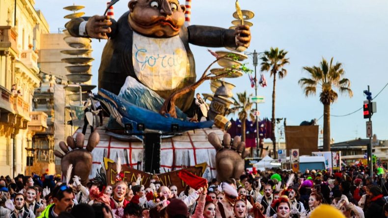 Carnevali d&rsquo;Italia Sergisi İzmir&rsquo;de Başlıyor