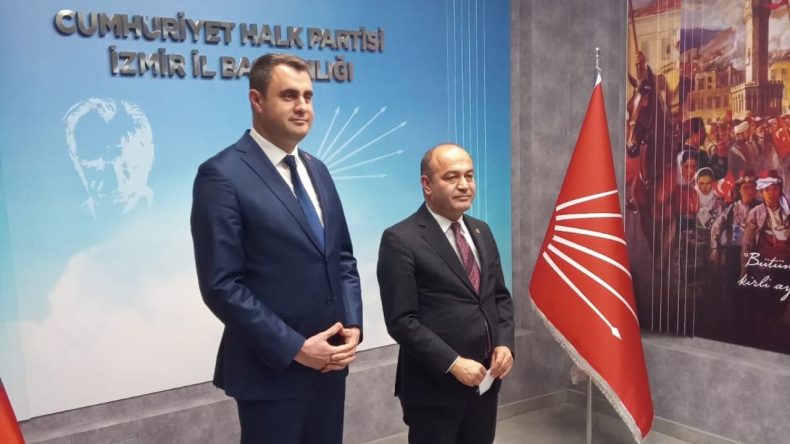 CHP&rsquo;li &Ouml;zg&uuml;r Karabat&rsquo;tan İktidara İzmir &Ccedil;ıkışı: Sandıkta Gereken Cevabı Verecekler