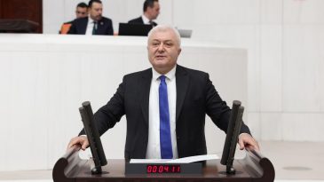 CHP&rsquo;li &Ouml;zkan&rsquo;dan Dikkat &Ccedil;eken A&ccedil;ıklamalar: CHP'liler Medya &Ouml;n&uuml;nde Tartışmaz, Vekillerin Sahada Yok Eleştirisi Anlamını Yitiriyor!