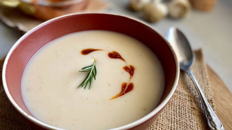 Doğal Şifa Kaynağı: Sarımsak &Ccedil;orbası Nasıl Yapılır?