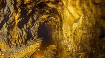 D&uuml;nya G&uuml;ndeminde: Altın Zengini Mağara Keşfedildi!