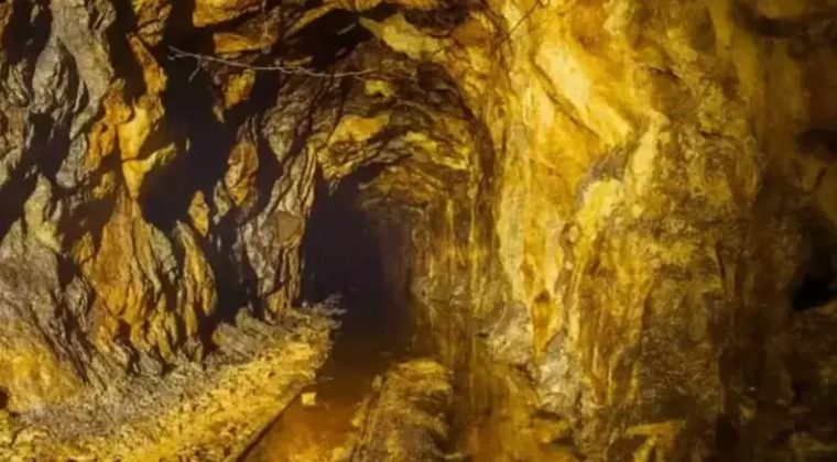 D&uuml;nya G&uuml;ndeminde: Altın Zengini Mağara Keşfedildi!