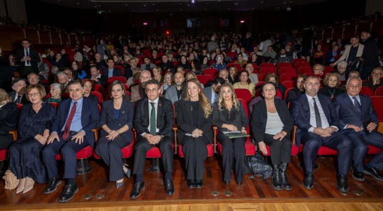 Eflatun Nuri&rsquo;de &ouml;d&uuml;ller sahiplerini buldu: Basın &ouml;zg&uuml;rl&uuml;ğ&uuml; ve barış vurgusu!