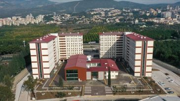 Ege &Uuml;niversitesi KYK Yemeği Hastanelik Etti!