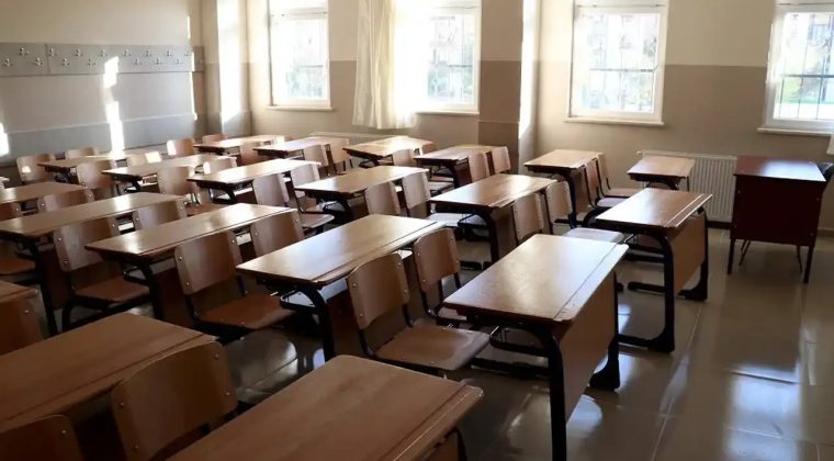 Eğitim Sen İzmir'den Milli Eğitime Sert Tepki: Okullar Dini Yapıların Etkinlik Alanı Değildir!