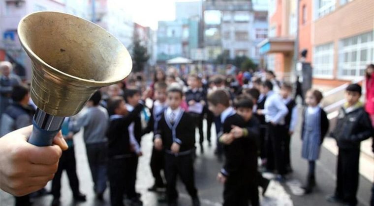 Eğitim Sen'den Yarı Yıl Raporu: &Ccedil;&ouml;z&uuml;m Bekleyen K&ouml;kl&uuml; Sorunlar!