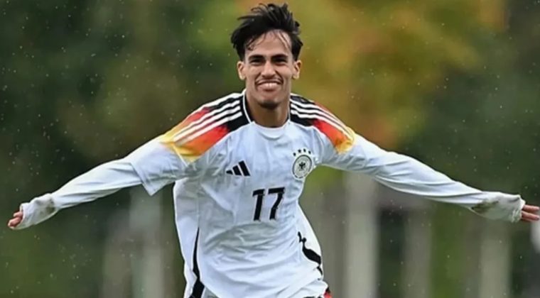 Galatasaray'a Olumsuz Gelişme: Gen&ccedil; Yıldız Geri D&ouml;n&uuml;yor!